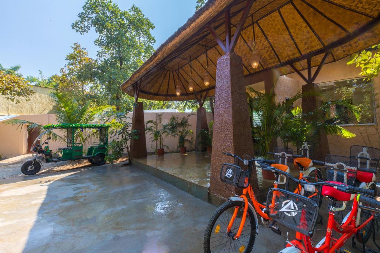 Sterling Padam Pench Hotell Khawāsa Exteriör bild
