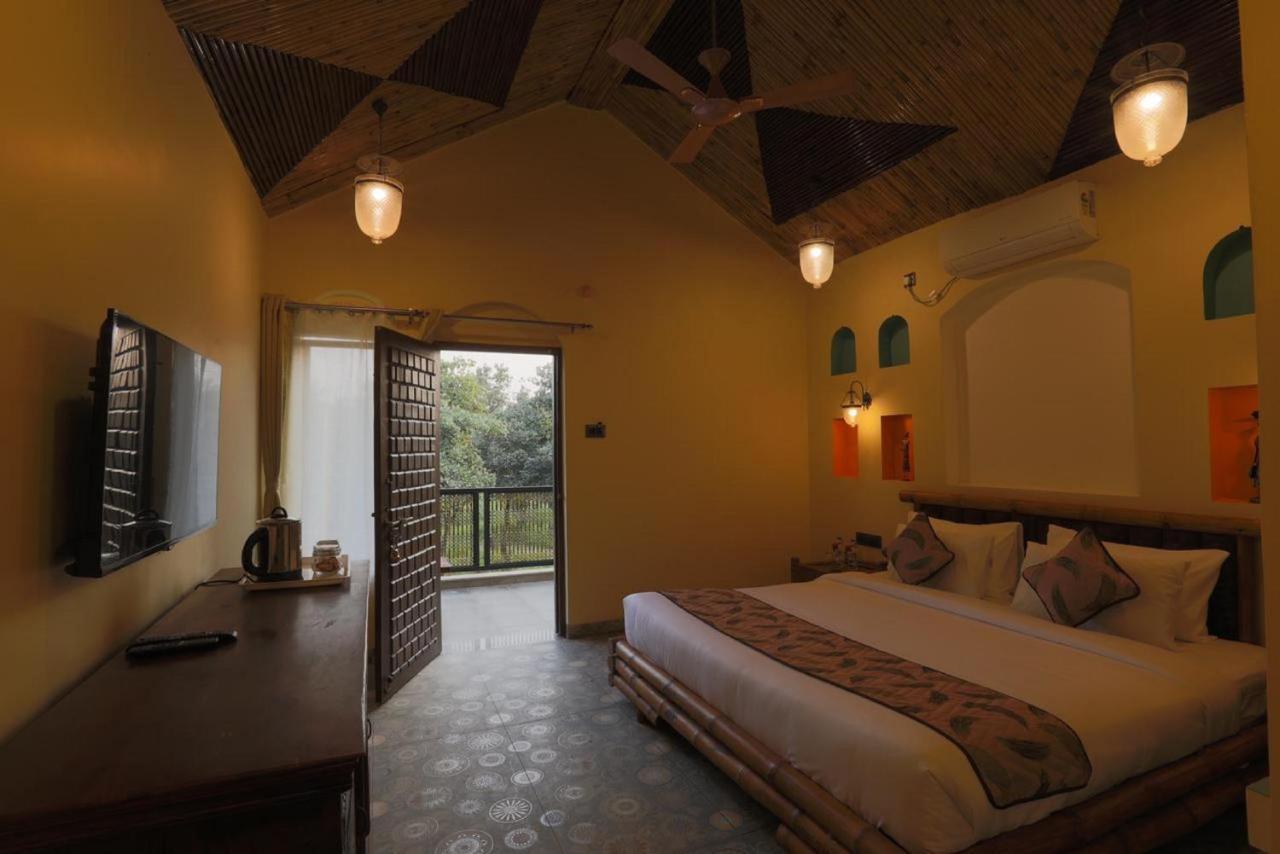 Sterling Padam Pench Hotell Khawāsa Exteriör bild