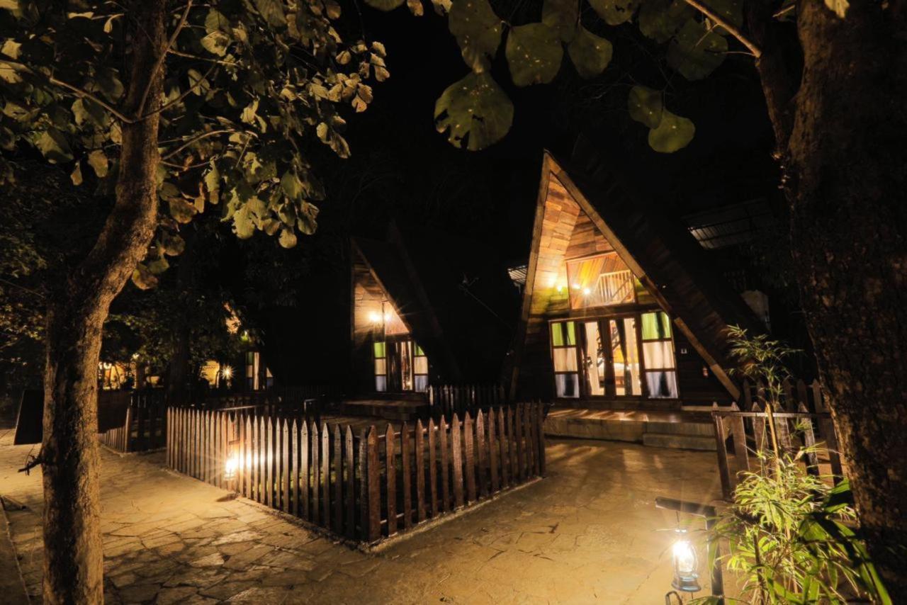 Sterling Padam Pench Hotell Khawāsa Exteriör bild