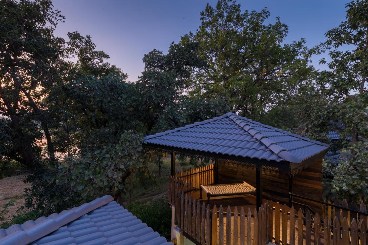 Sterling Padam Pench Hotell Khawāsa Exteriör bild