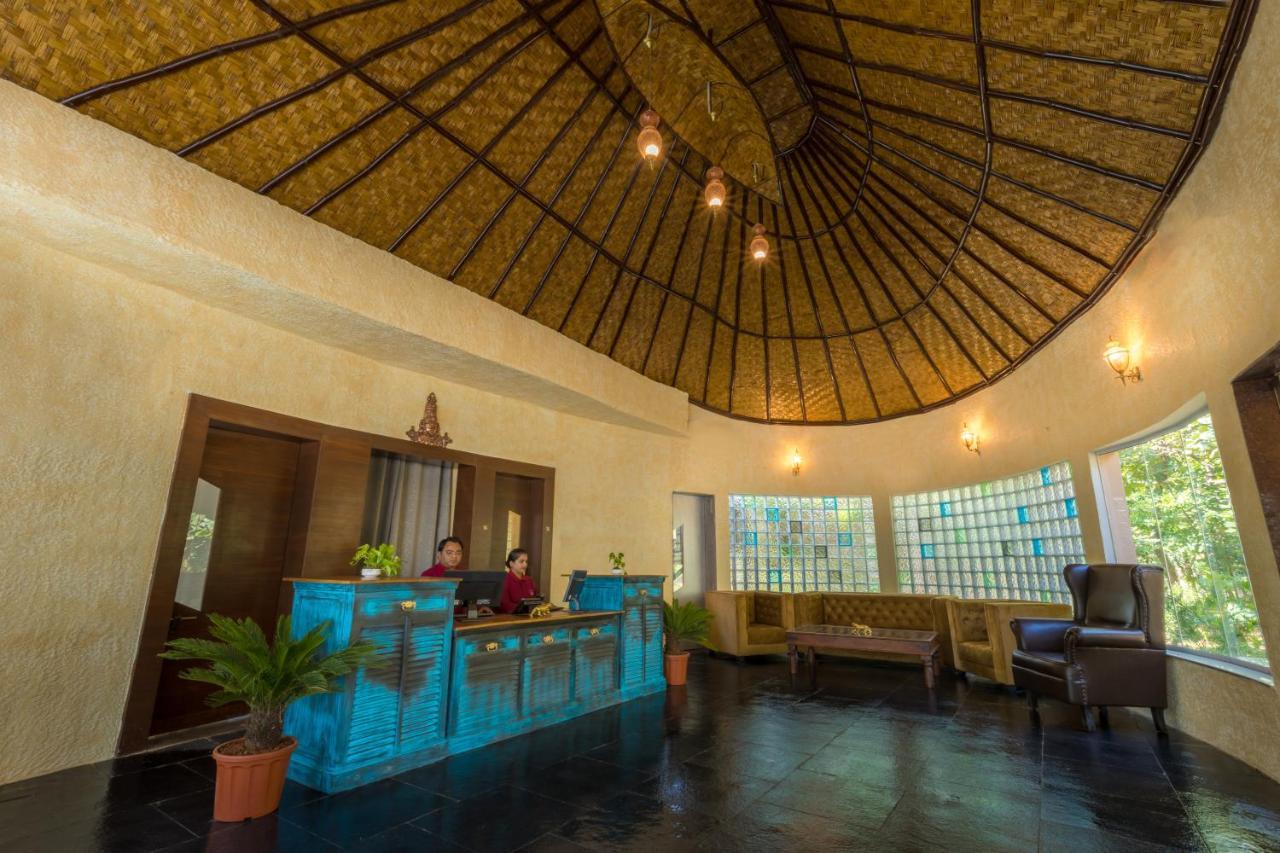 Sterling Padam Pench Hotell Khawāsa Exteriör bild