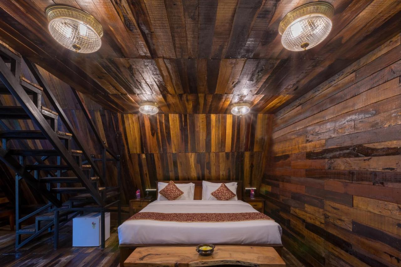 Sterling Padam Pench Hotell Khawāsa Exteriör bild